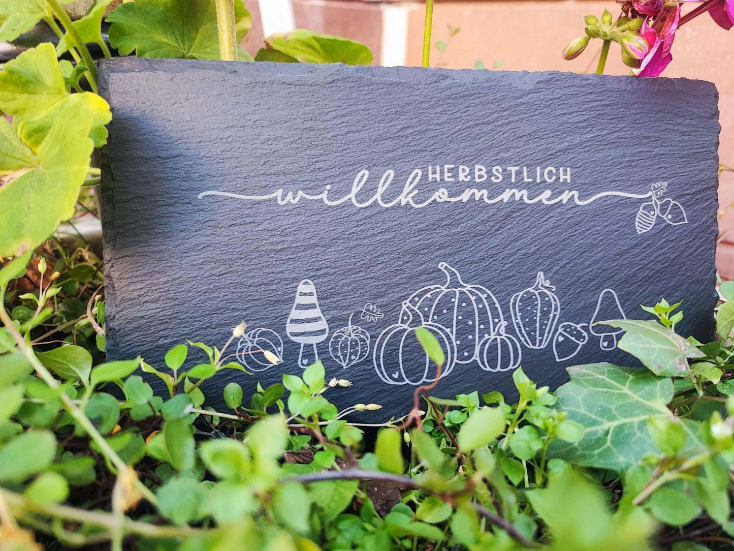 Schiefertafel mit Motiv und Spruch