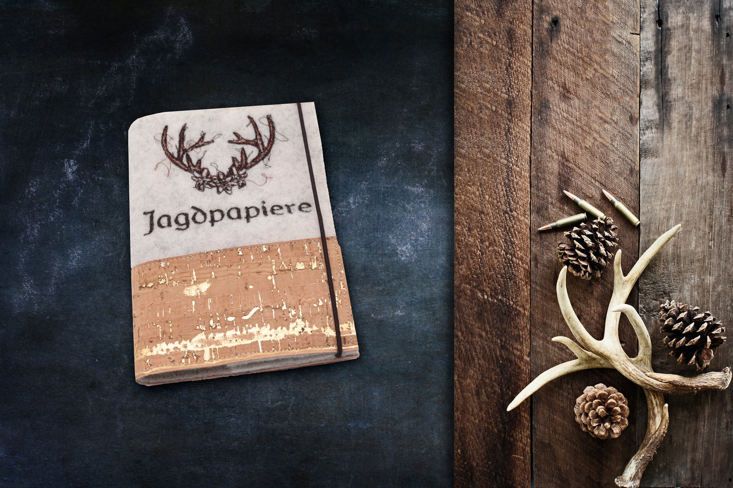 Jagdscheinhülle aus hochwertigem Wollfilz/Kork/Goldfarbeneeinschlüsse