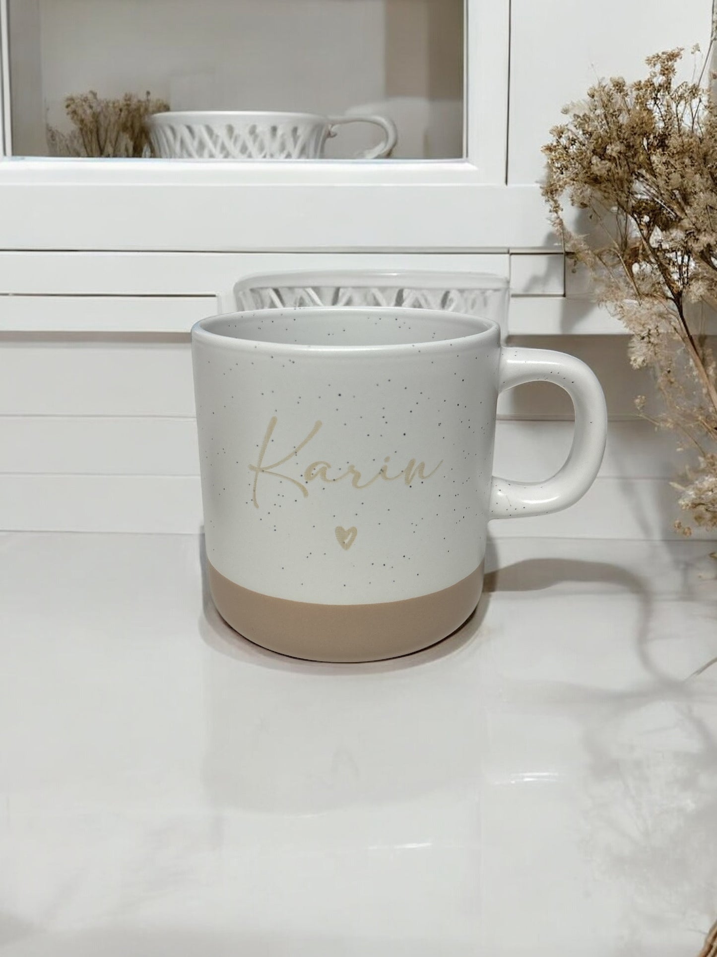 "Nachbarin mit Herz" Handgetöpferte Tasse