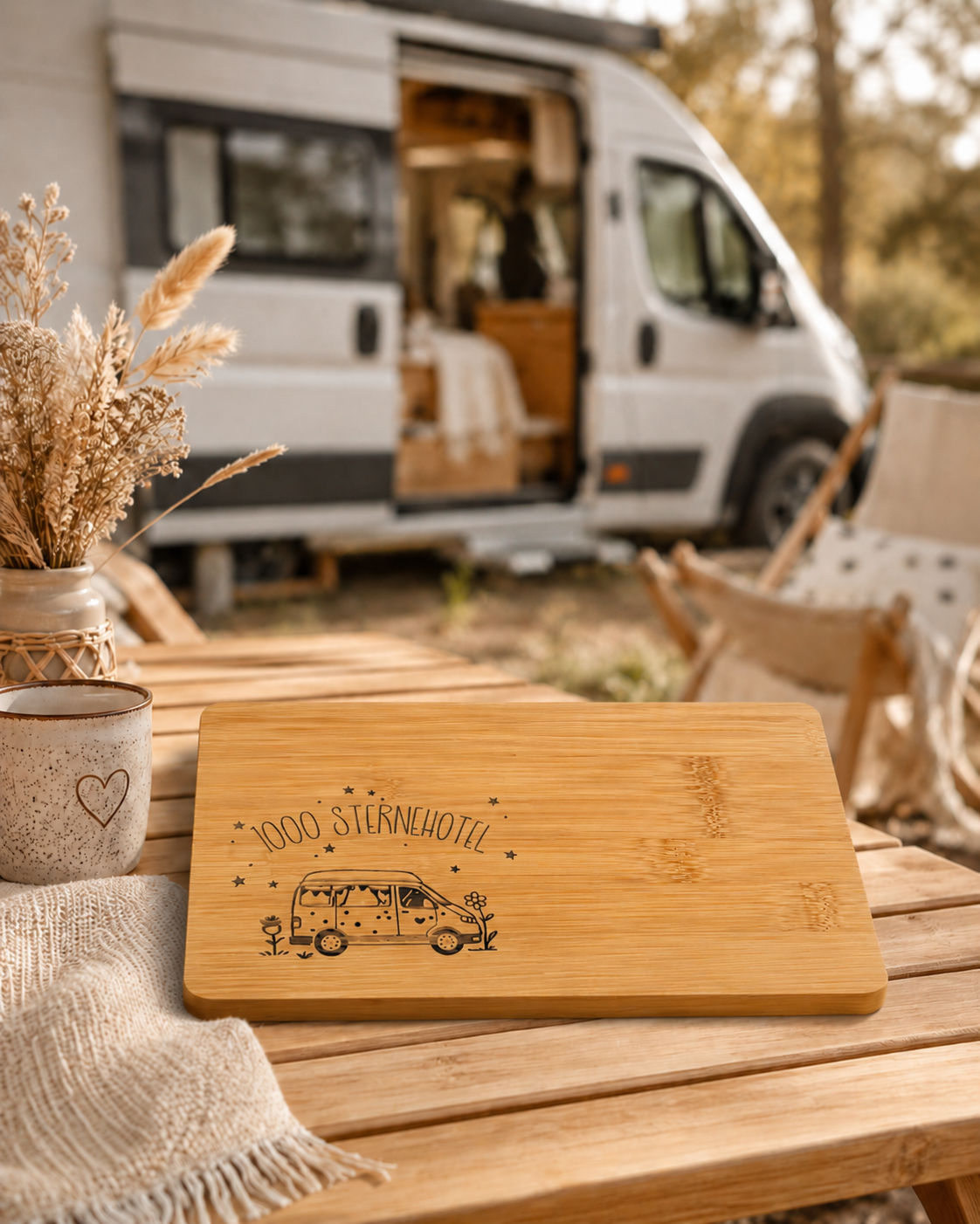 Frühstücksbrettchen Camping Van 1000 Sternenhotel personalisiert aus Bambus